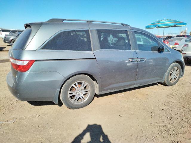 VIN 5FNRL5H62DB029589 2013 HONDA ODYSSEY no.3