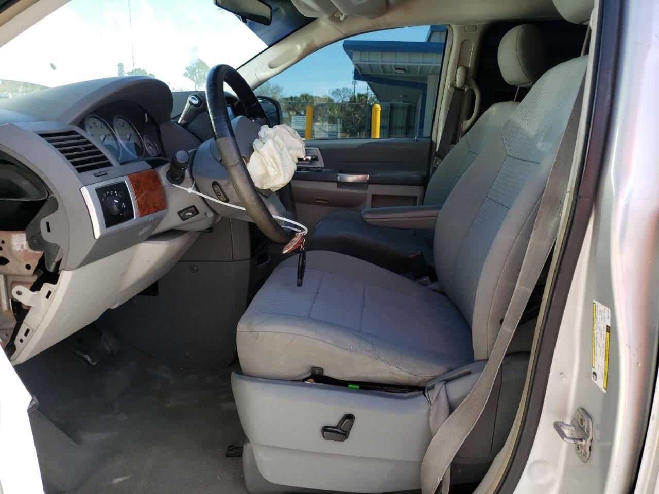 2A8HR54P18R775107 2008 Chrysler Town & Country Touring