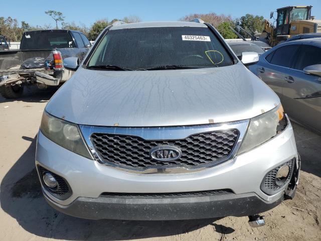 VIN 2T3RFREV9HW562324 2017 Toyota RAV4, Xle no.5