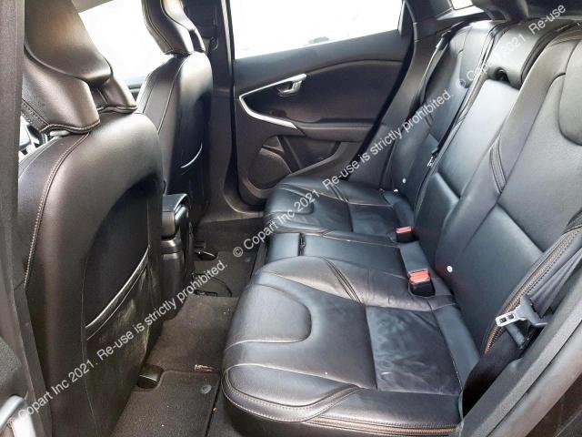 YV1MZ29L0J2158346 Volvo V40 Cross