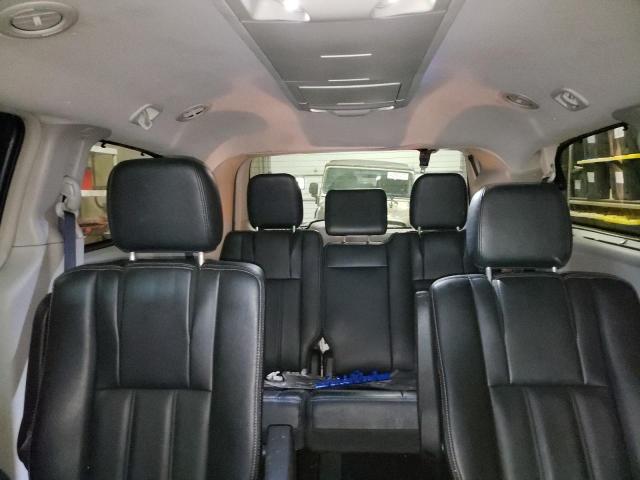2016 CHRYSLER TOWN AND C - 2C4RC1BG5GR221303