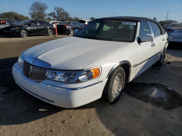 2000 Lincoln Town Car Executive