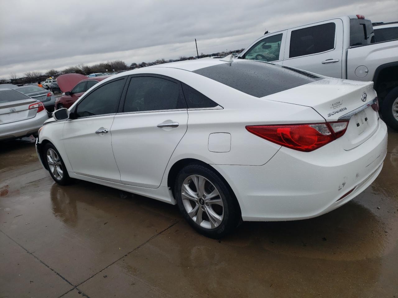 2013 Hyundai Sonata - Image 2