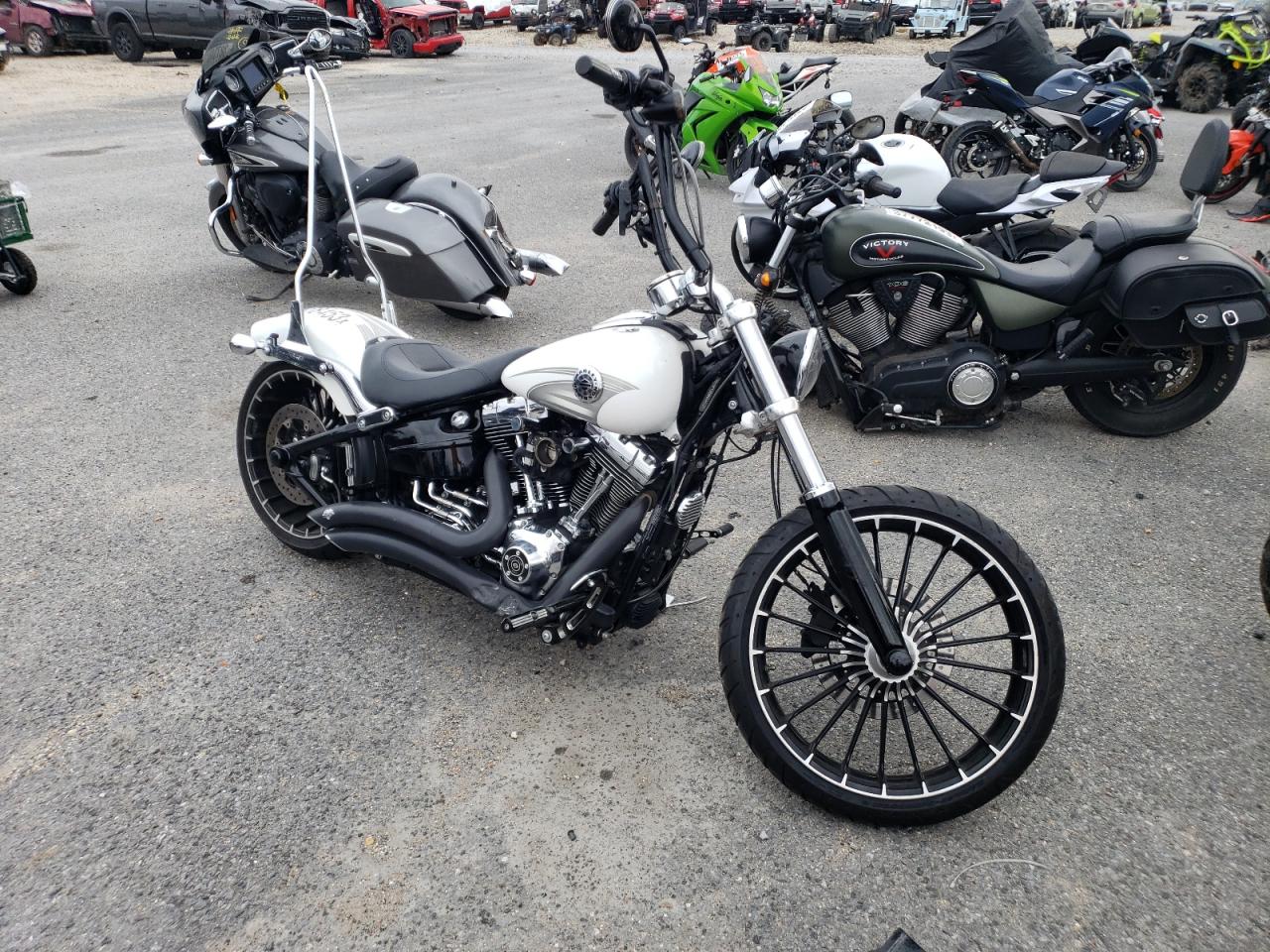 1HD1BFV12HB012216 HARLEY-DAVIDSON FXSB BREAK 2017