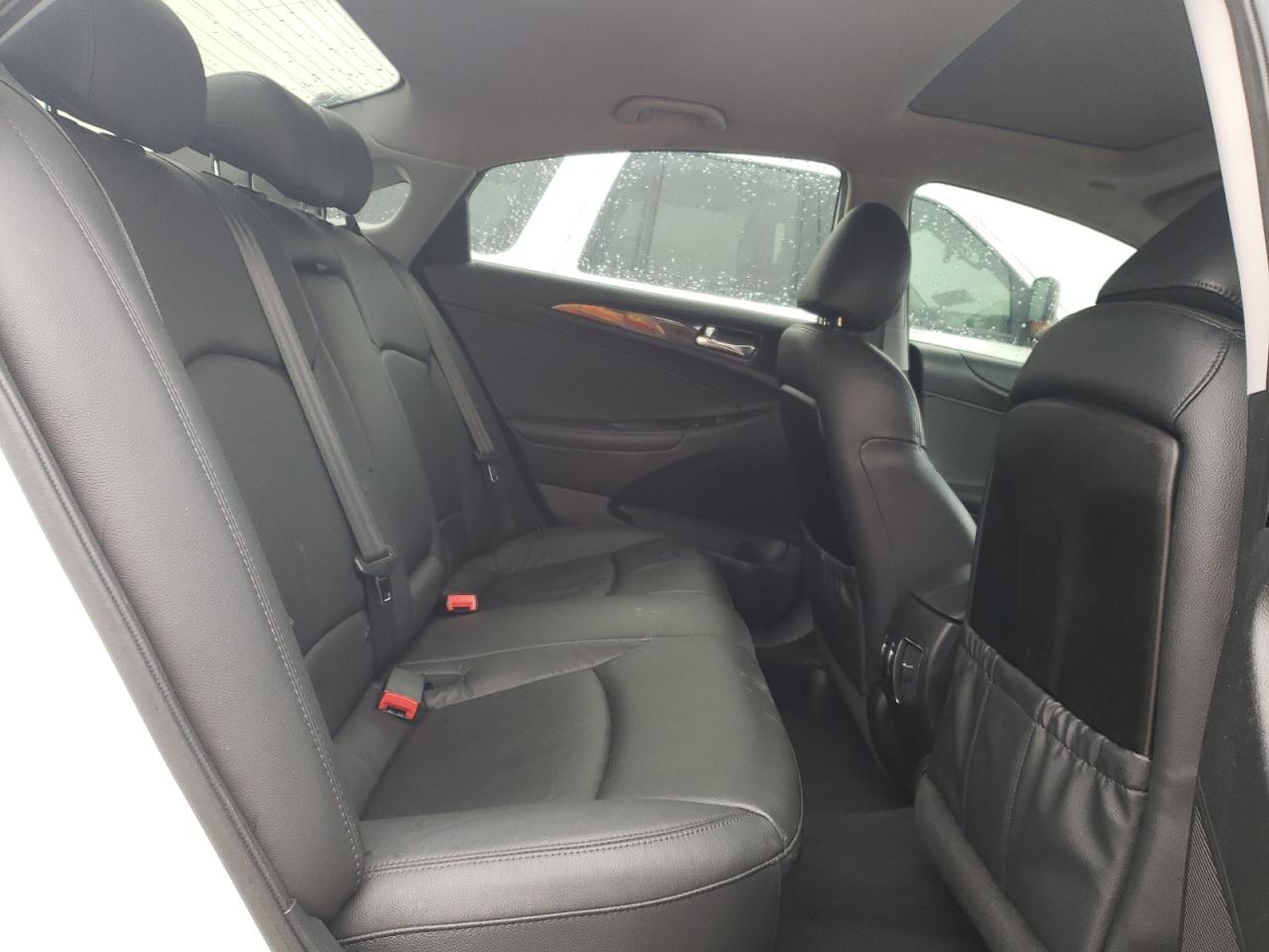 2013 Hyundai Sonata - Image 10
