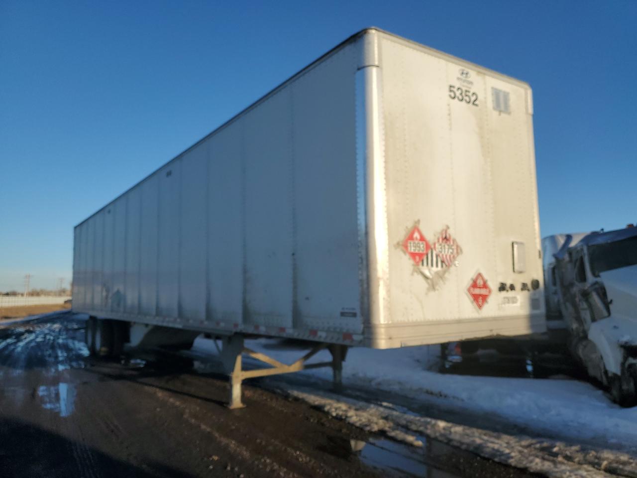 2016 HYUNDAI DRY VAN - 3H3V532C0GT044113