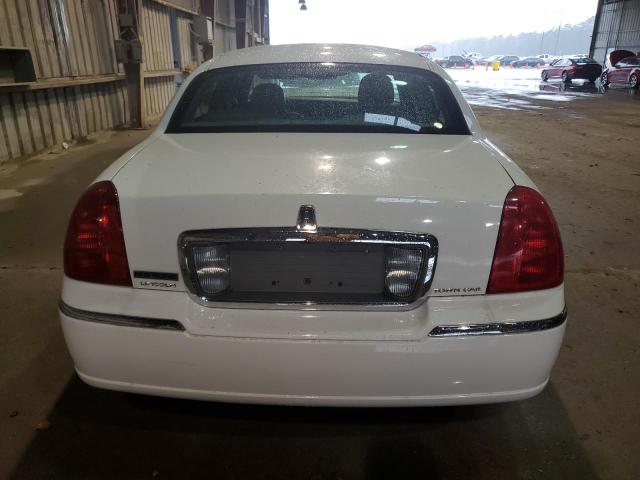 2LNBL8CV7AX613348 Lincoln TOWNCAR