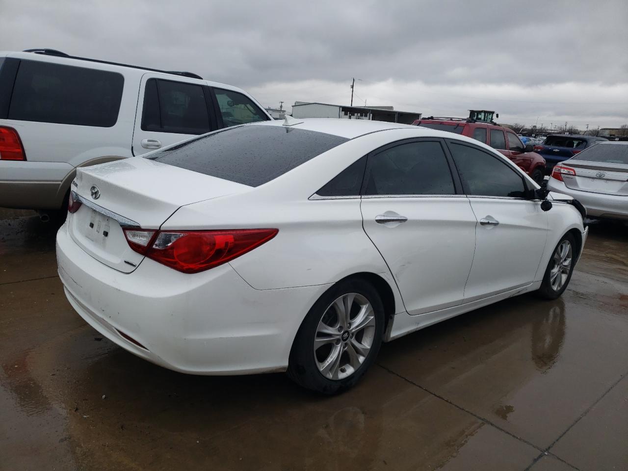2013 Hyundai Sonata - Image 3