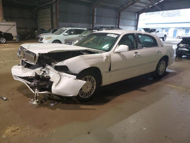 2010 Lincoln Town Car Signature Limited