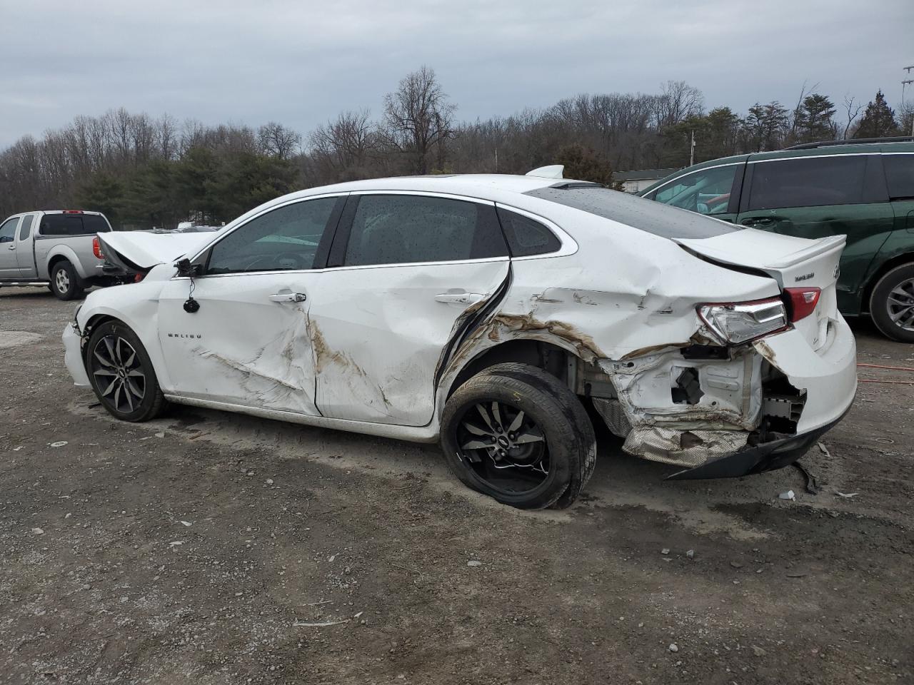 2018 Chevrolet Malibu - Image 2