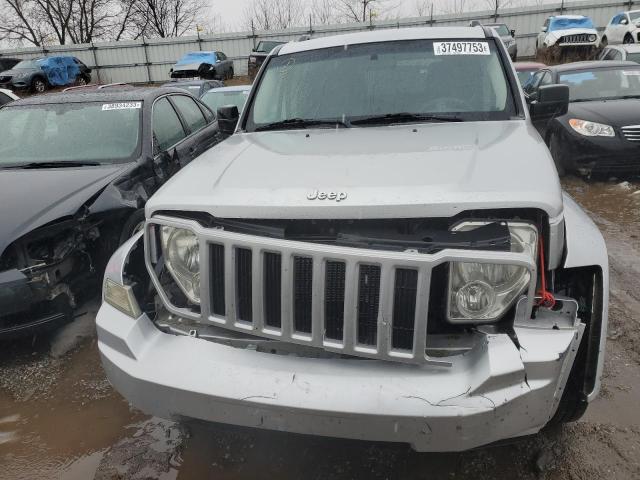 1J8GN28K68W131243 Jeep Liberty