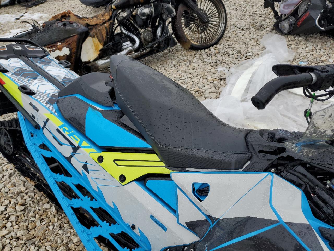 2BPSUXJG4JV000163 SKI DOO SNOWMOBILE 2018