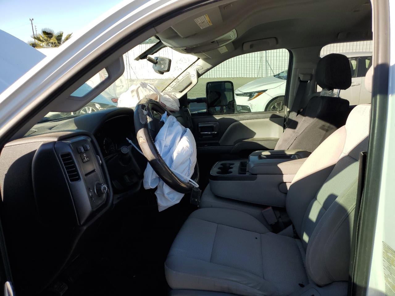 2GB2CREG9K1211817 CHEVROLET ALL Models 2019