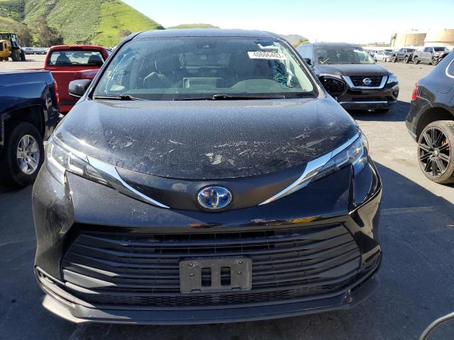 2021 TOYOTA SIENNA LE - 5TDKRKEC1MS052754