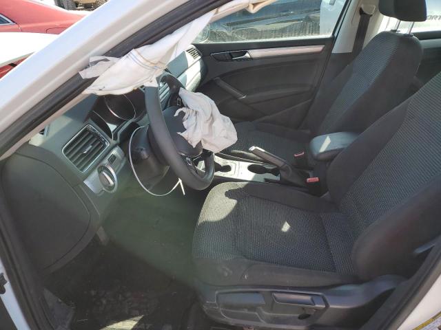 2016 VOLKSWAGEN PASSAT S - 1VWAS7A33GC068198