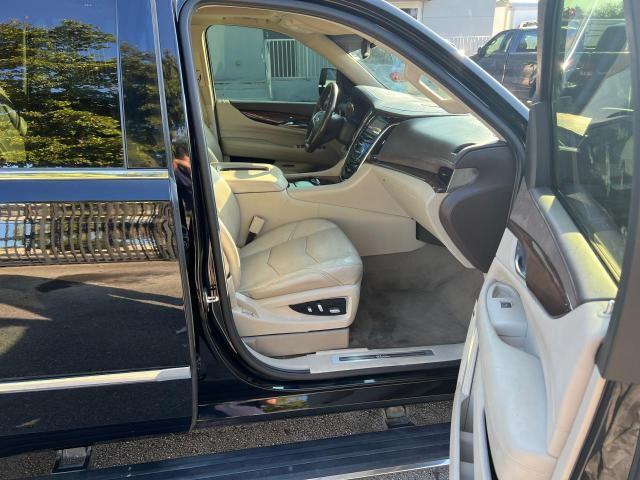 1GYS3CKJ8GR223894 Cadillac Escalade Premium