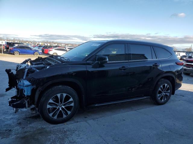 Salvage cars for sale from Copart Sikeston, MO: 2022 Toyota Highlander XLE