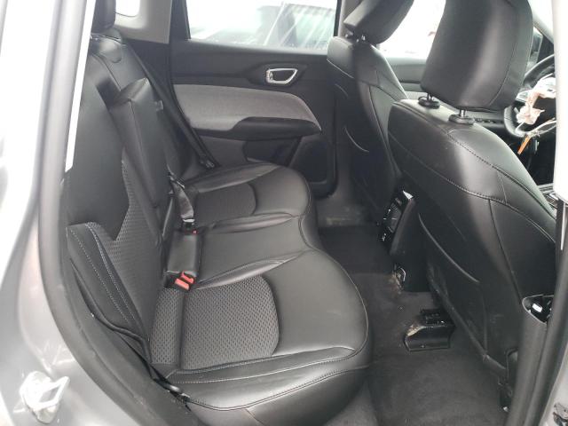 3C4NJDBB8NT215984 Jeep Compass