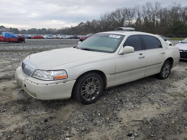 2006 Lincoln Town Car Signature Limited