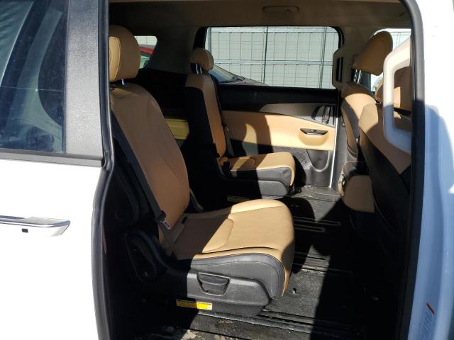 KNDNB4H3XN6156024 KIA Carnival Lx