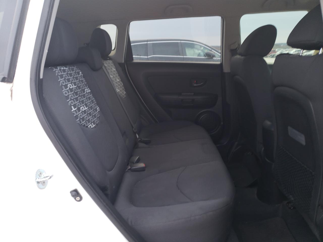 2011 Kia Soul + VIN: KNDJT2A25B7345624 Lot: 47672404