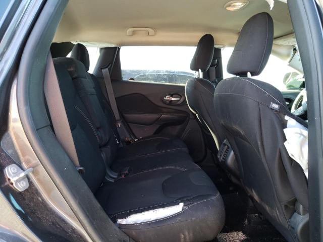 1C4PJMCS9GW368443 Jeep Cherokee Latitude