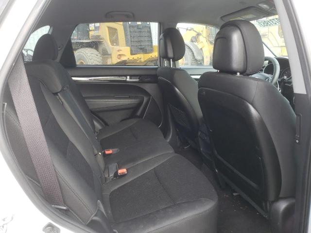 2015 KIA SORENTO LX - 5XYKTCA63FG552471