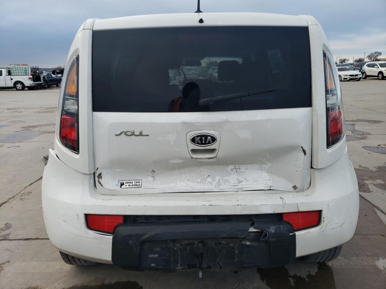 2011 Kia Soul + VIN: KNDJT2A25B7345624 Lot: 47672404