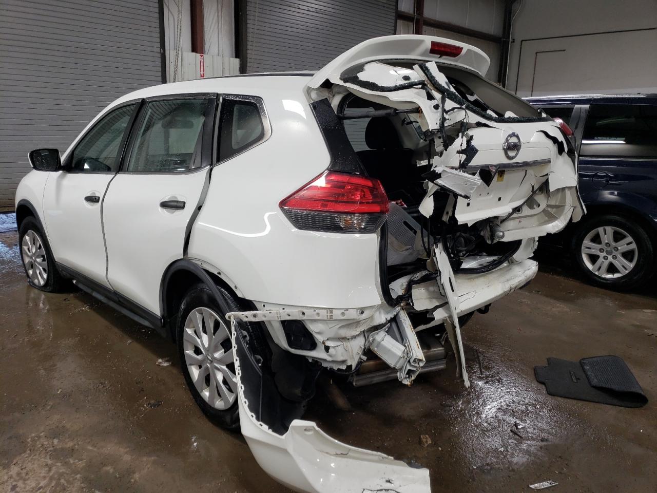 KNMAT2MT1HP555490 NISSAN ROGUE 2017