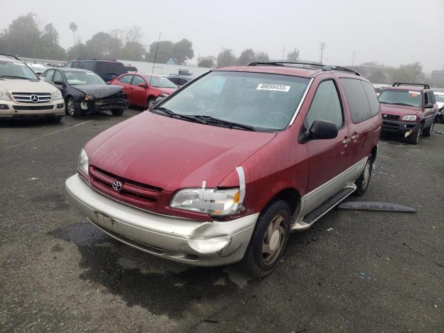 2000 Toyota Sienna LE