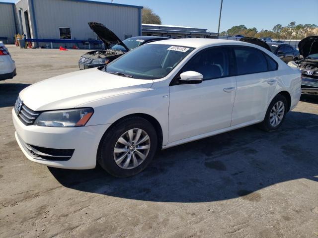 2015 VOLKSWAGEN PASSAT S - 1VWAS7A32FC055716