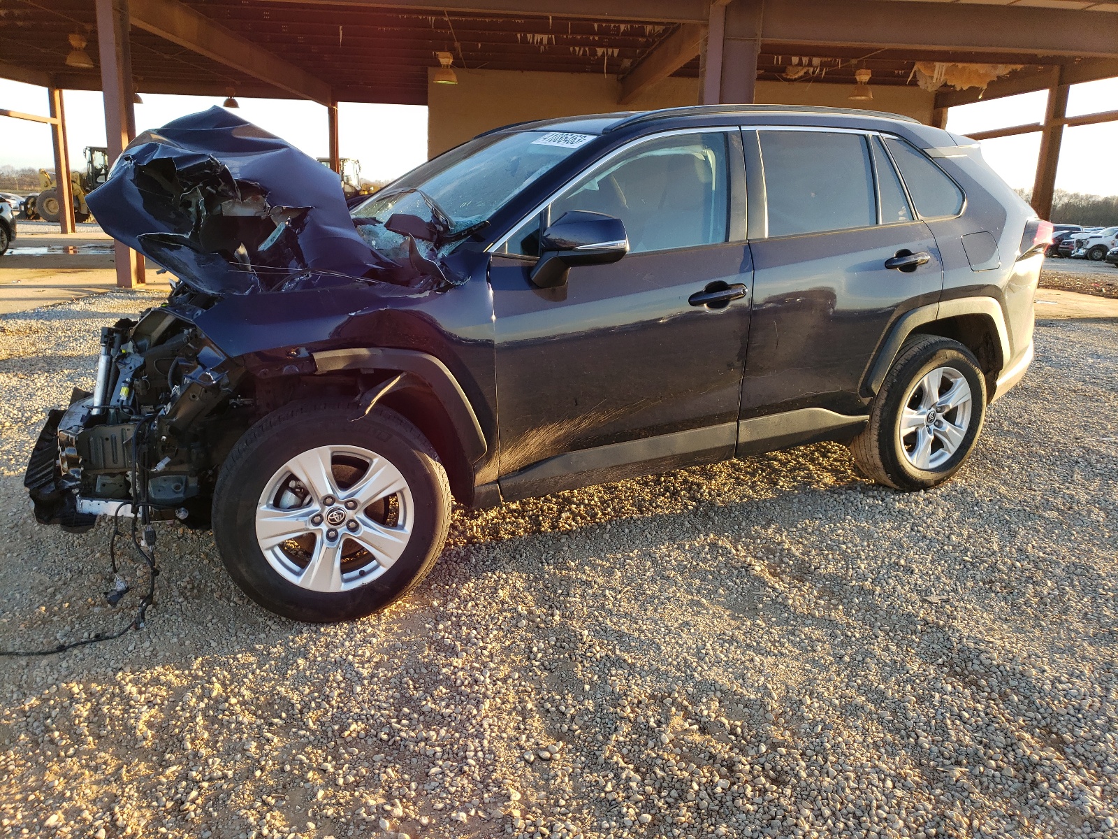 2T3W1RFV5MW174503 2021 Toyota Rav4 Xle