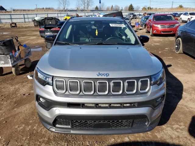 3C4NJDBB2NT136049 Jeep Compass Latitude