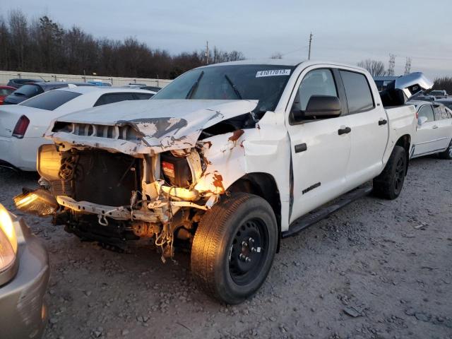 Salvage cars for sale from Copart Memphis, TN: 2017 Toyota Tundra Crewmax SR5