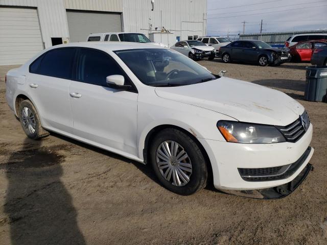 2015 VOLKSWAGEN PASSAT S - 1VWAT7A39FC086216