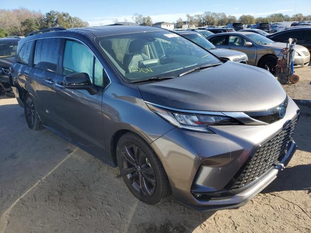 2022 TOYOTA SIENNA XSE - 5TDXRKEC2NS121622