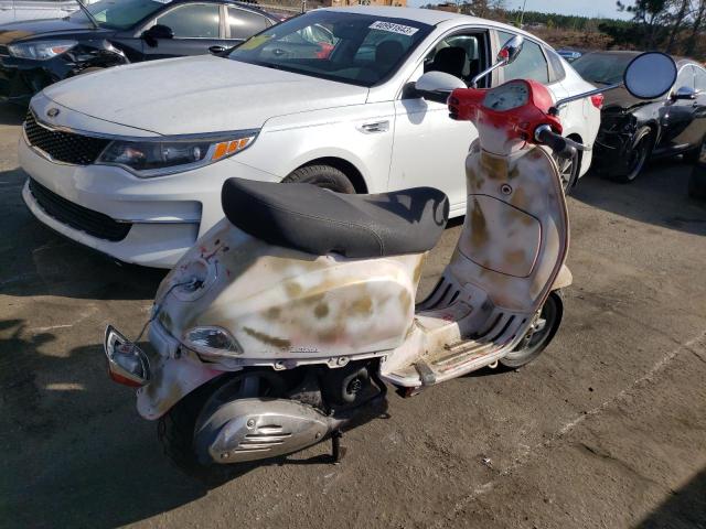2010 VESPA MOPED - XZAPC386B1A530012