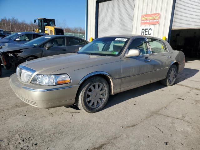 2011 Lincoln Town Car Signature Limited