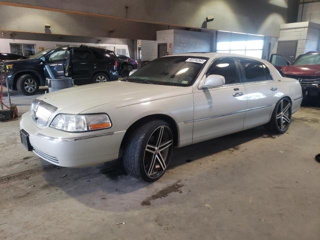 2006 Lincoln Town Car Signature Limited