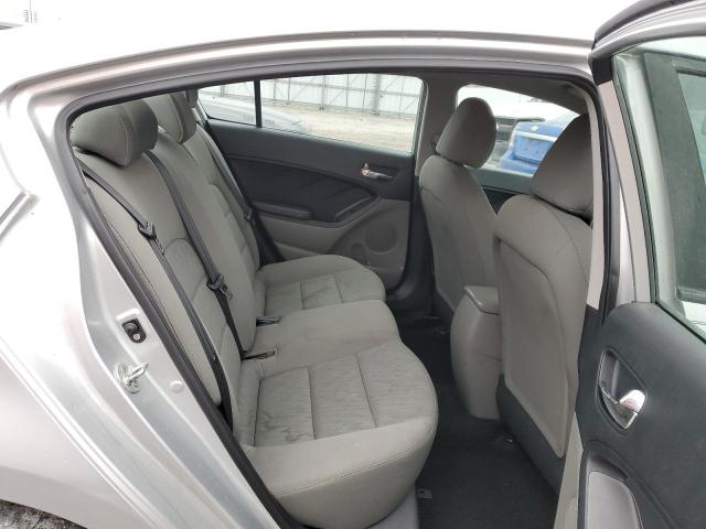 KNAFK4A69G5574587 KIA FORTE LX