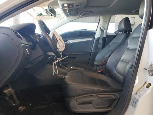 2018 VOLKSWAGEN JETTA SE - 3VWDB7AJ1JM228032