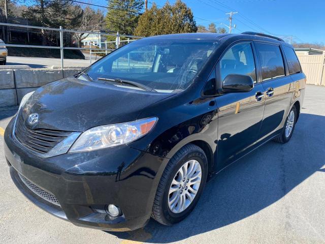 2016 Toyota Sienna XLE