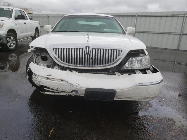 2LNBL8CV3AX750545 Lincoln TOWNCAR
