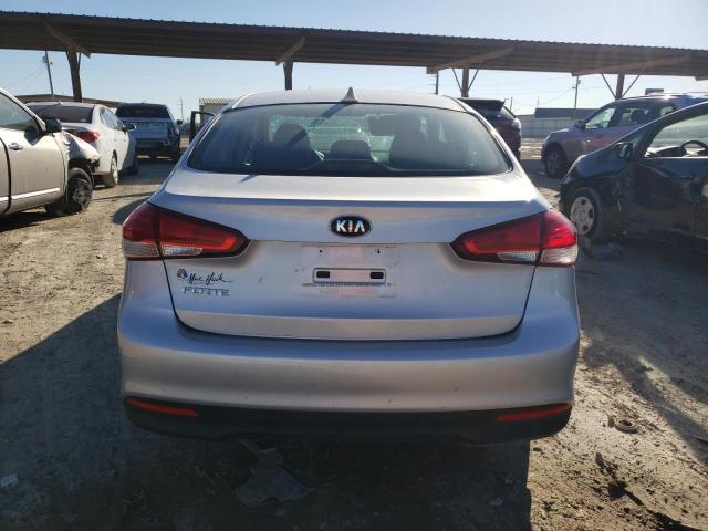 3KPFK4A79JE218857 KIA FORTE LX