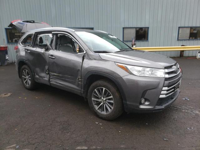 5TDJZRFH3JS886163 Toyota Highlander Se