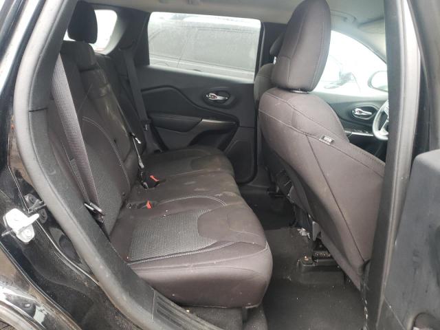 1C4PJLCB4KD307483 Jeep Cherokee Latitude