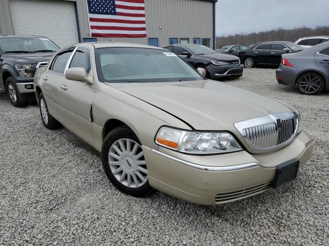1LNHM81W75Y619692 Lincoln Town Car Signature