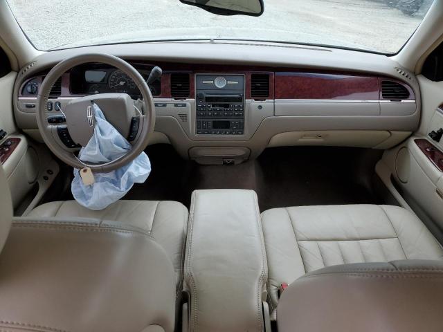 1LNHM81W75Y619692 Lincoln Town Car Signature