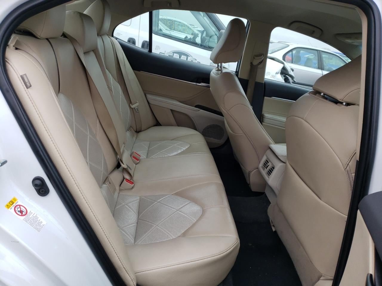 4T1B11HK8JU136870 TOYOTA CAMRY 2018
