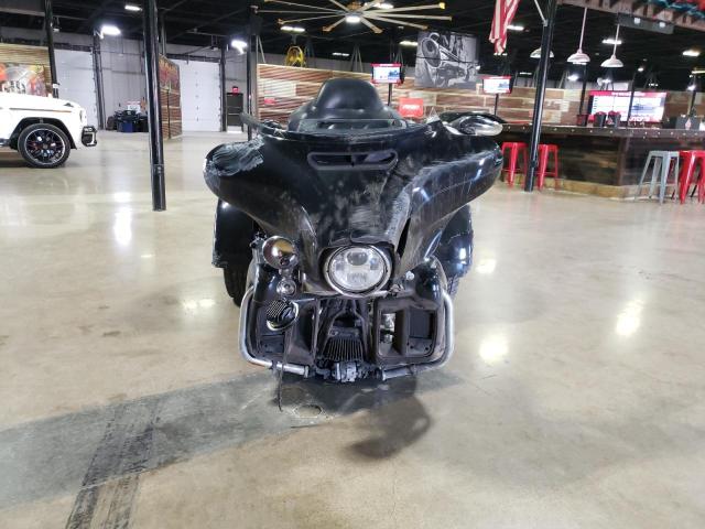 2018 HARLEY-DAVIDSON FLHTCUTG T 1HD1MAD1XJB853026